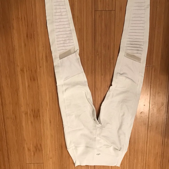 Alo Yoga Moto Leggings - Picture 3 of 5